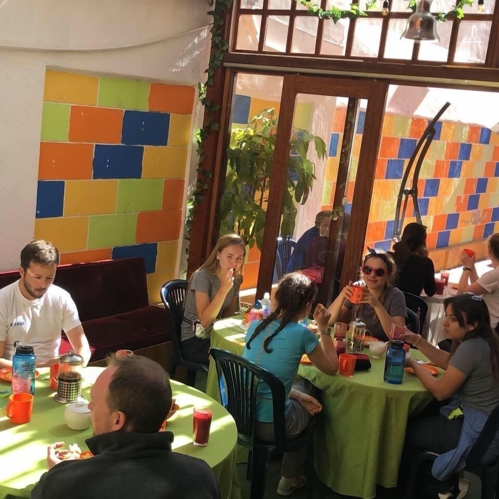 hostal volunteer house