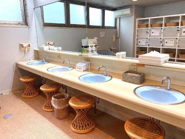 hotel de marronnier utsumi onsen