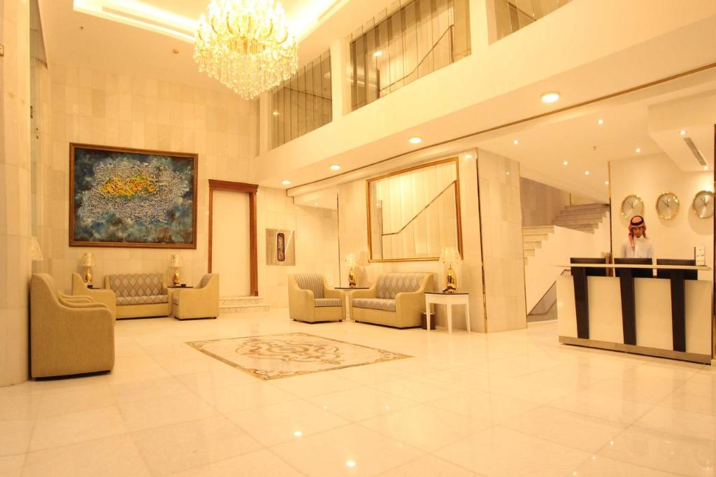 platinum alkhamseen