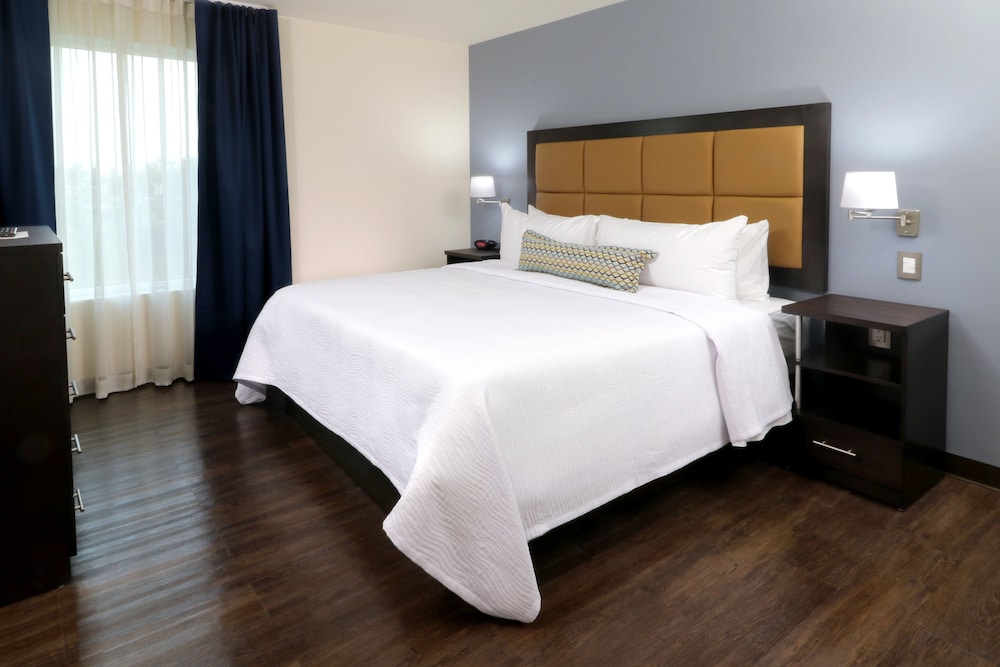 candlewood suites celaya by ihg