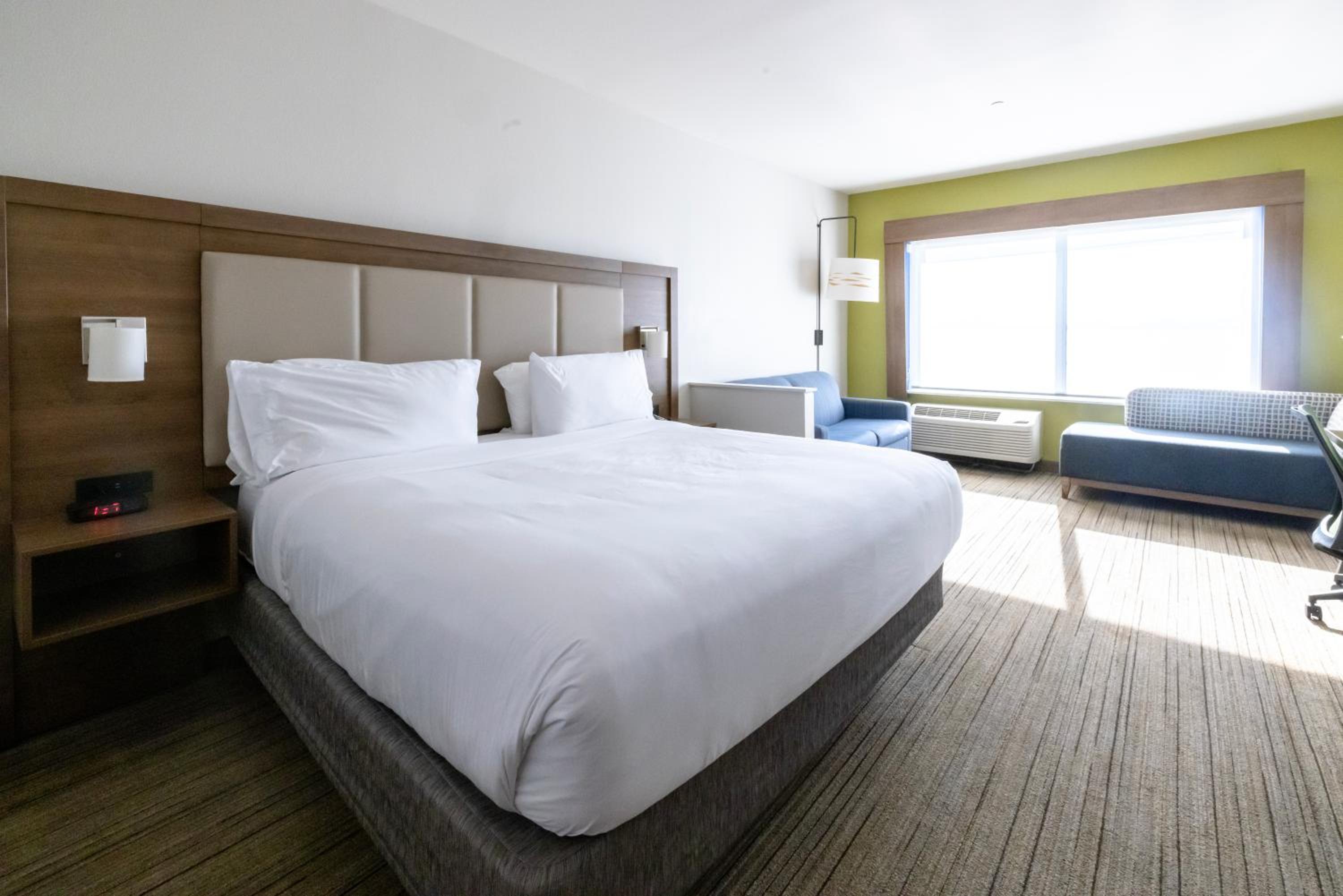 holiday inn express and suites dallas northeast arboretum