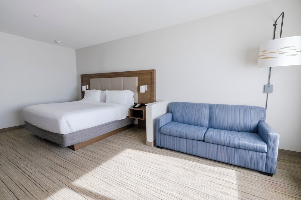 holiday inn express and suites dallas northeast arboretum
