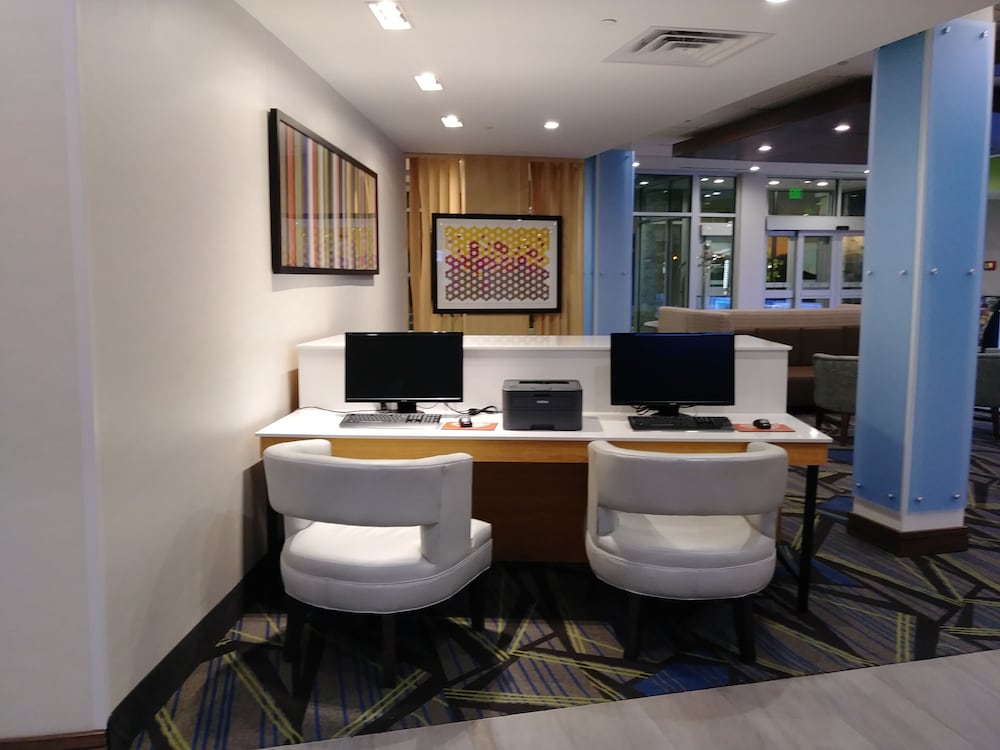 holiday inn express and suites dallas northeast arboretum