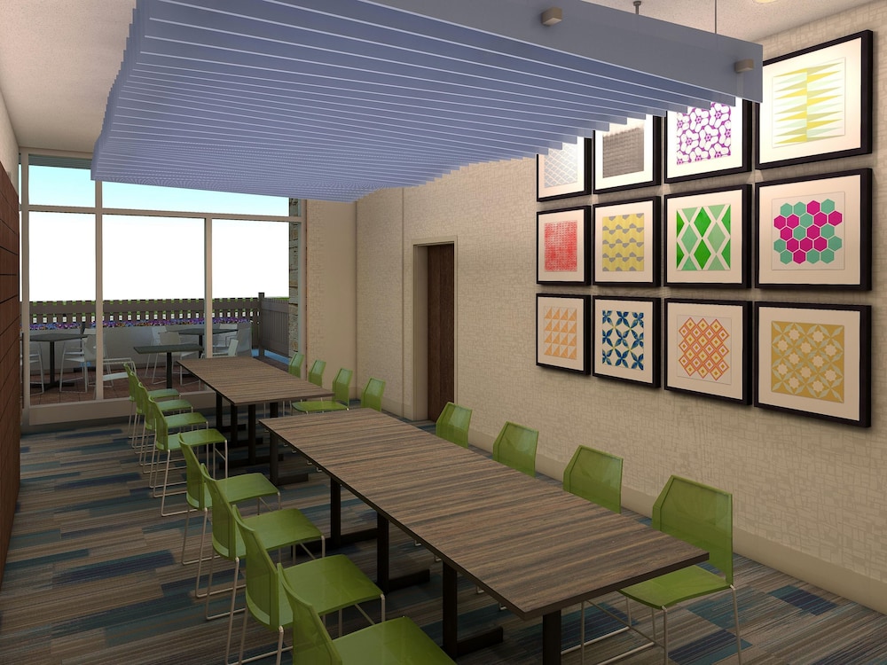 holiday inn express and suites dallas northeast arboretum
