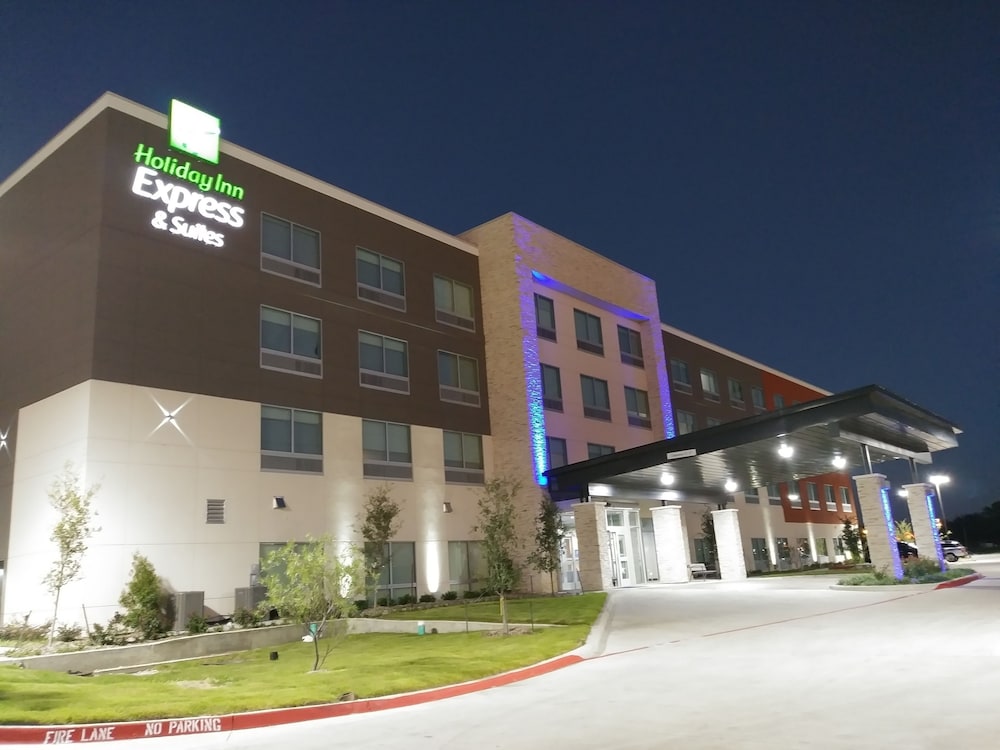 holiday inn express and suites dallas northeast arboretum