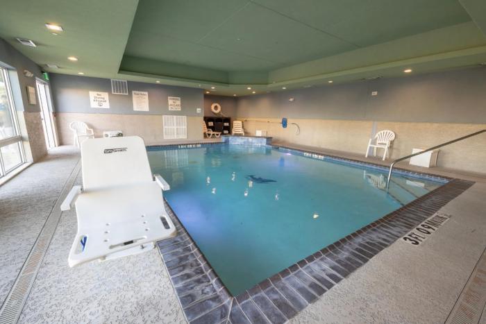 holiday inn express and suites dallas northeast arboretum