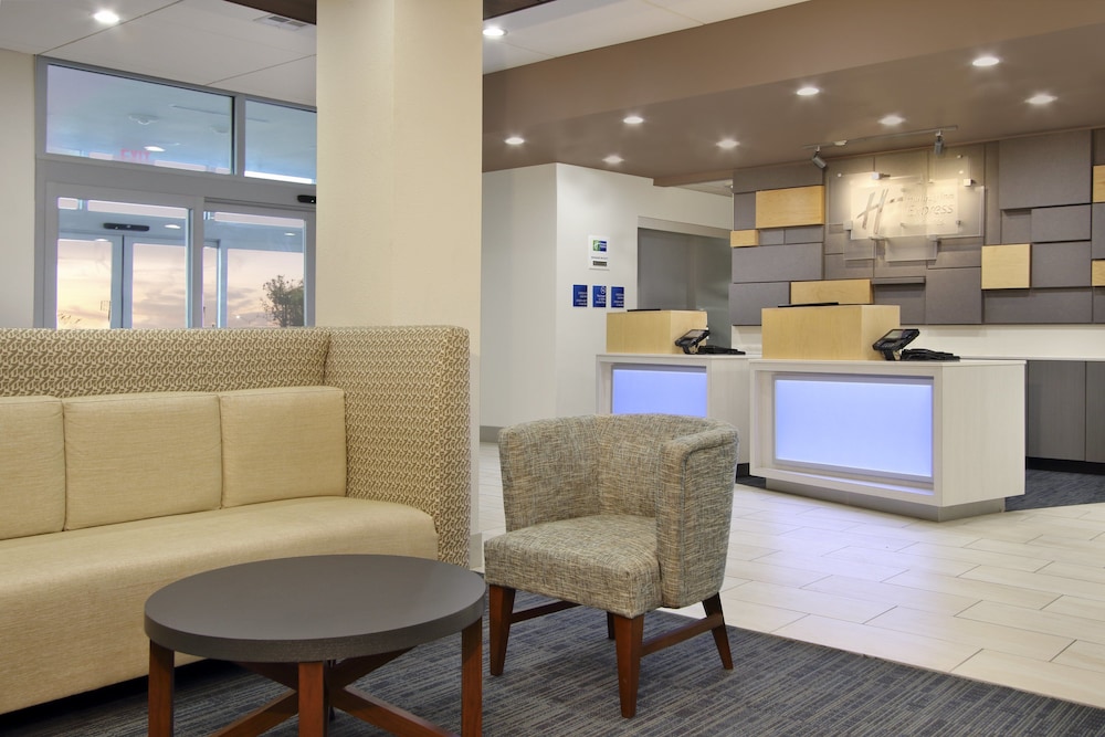holiday inn express and suites brookshire katy freeway