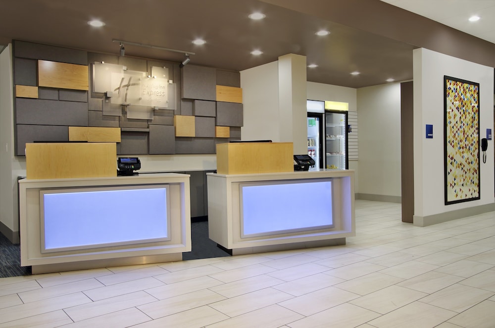 holiday inn express and suites brookshire katy freeway