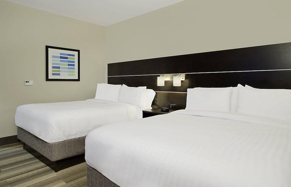 holiday inn express and suites brookshire katy freeway