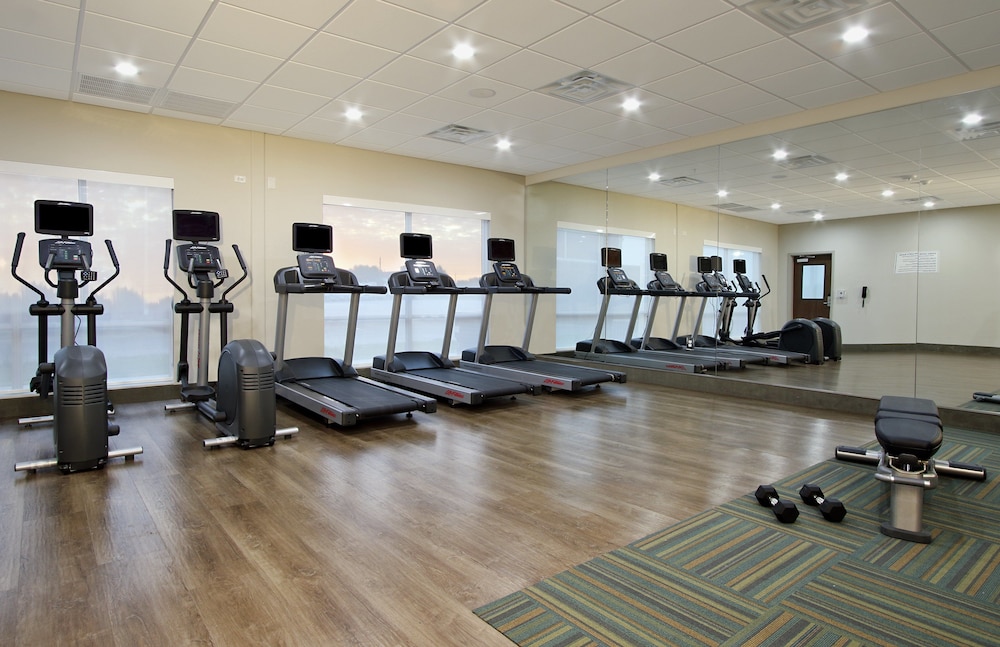 holiday inn express and suites brookshire katy freeway