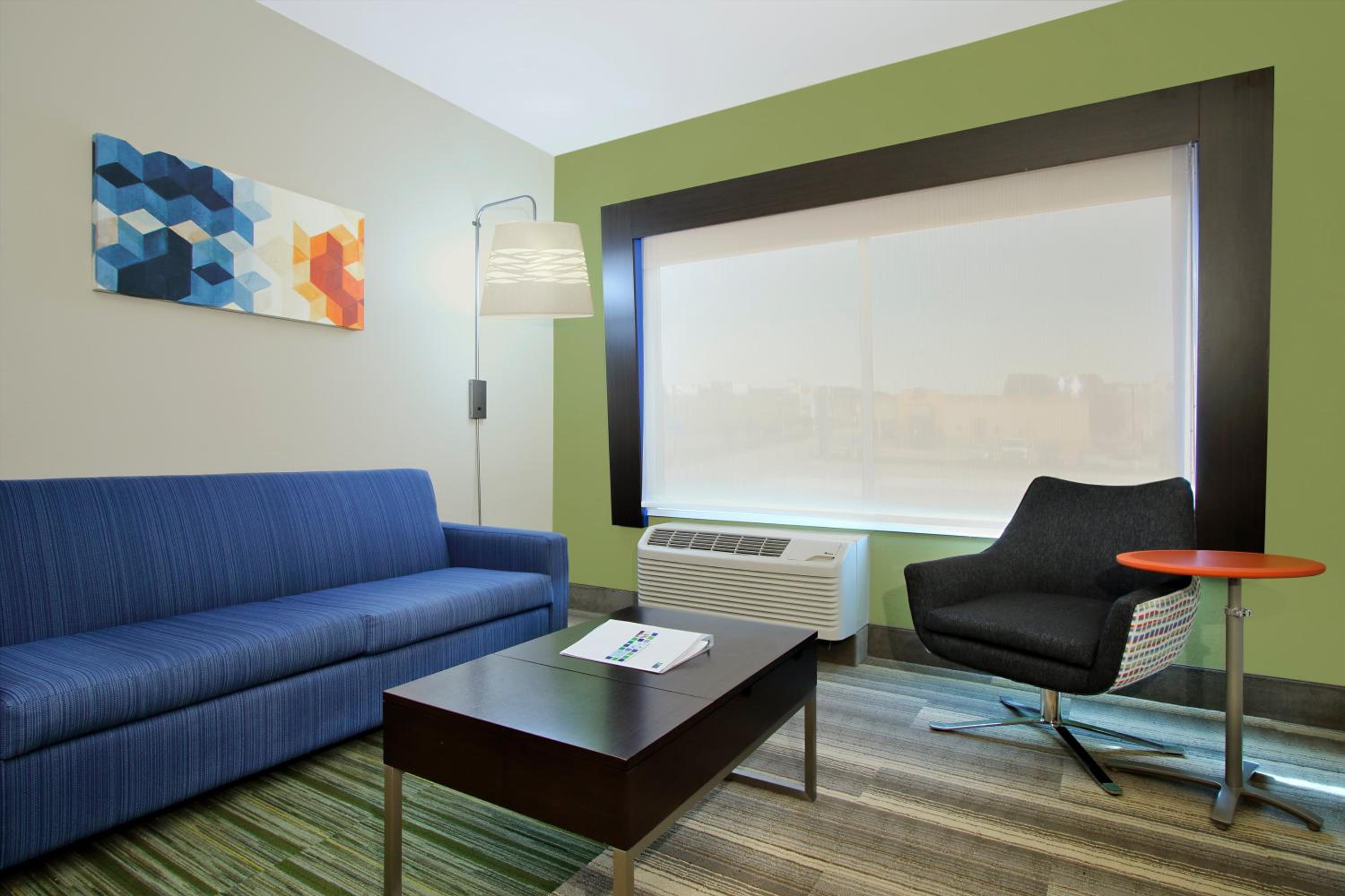 holiday inn express and suites brookshire katy freeway