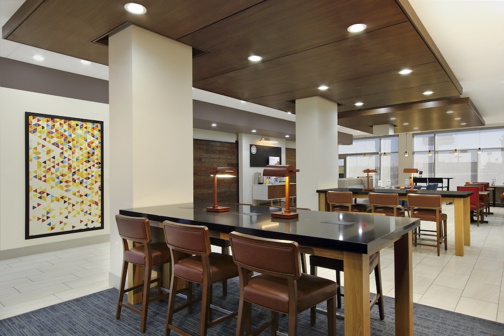 holiday inn express and suites brookshire katy freeway