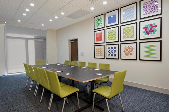 holiday inn express and suites brookshire katy freeway