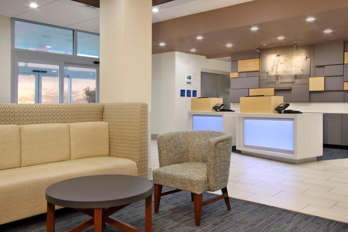 holiday inn express and suites brookshire katy freeway