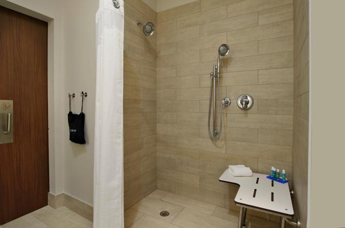 holiday inn express and suites brookshire katy freeway