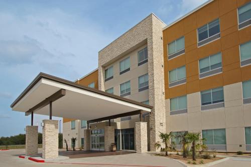 holiday inn express and suites brookshire katy freeway