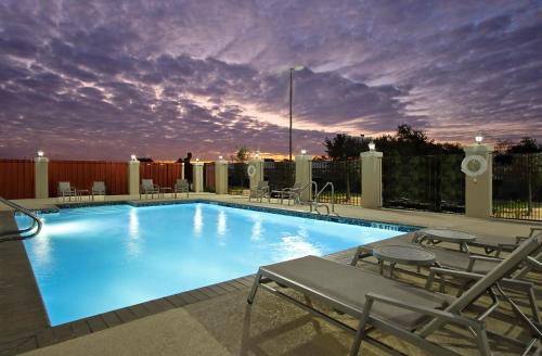 holiday inn express and suites brookshire katy freeway