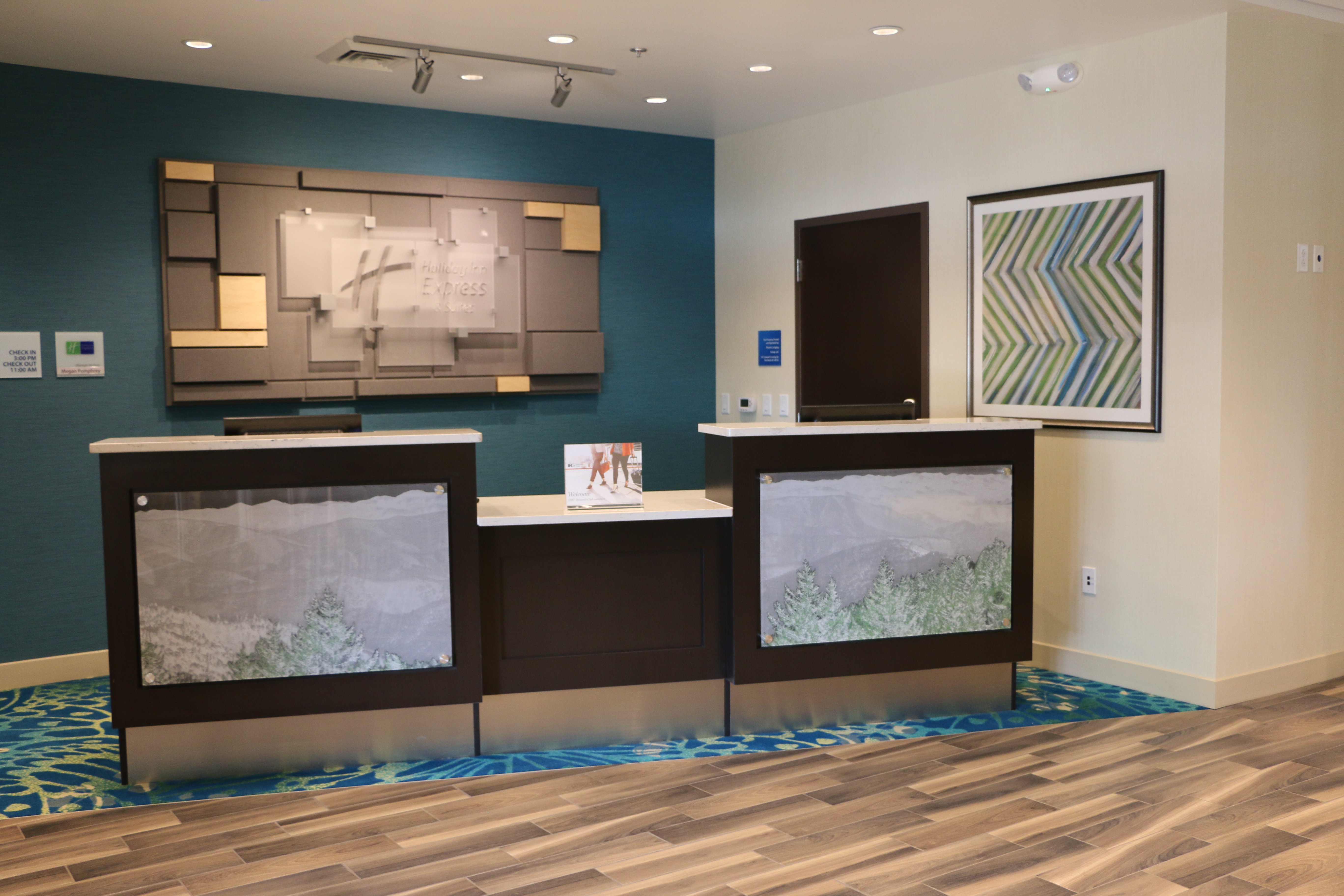 holiday inn express and suites hendersonville se f