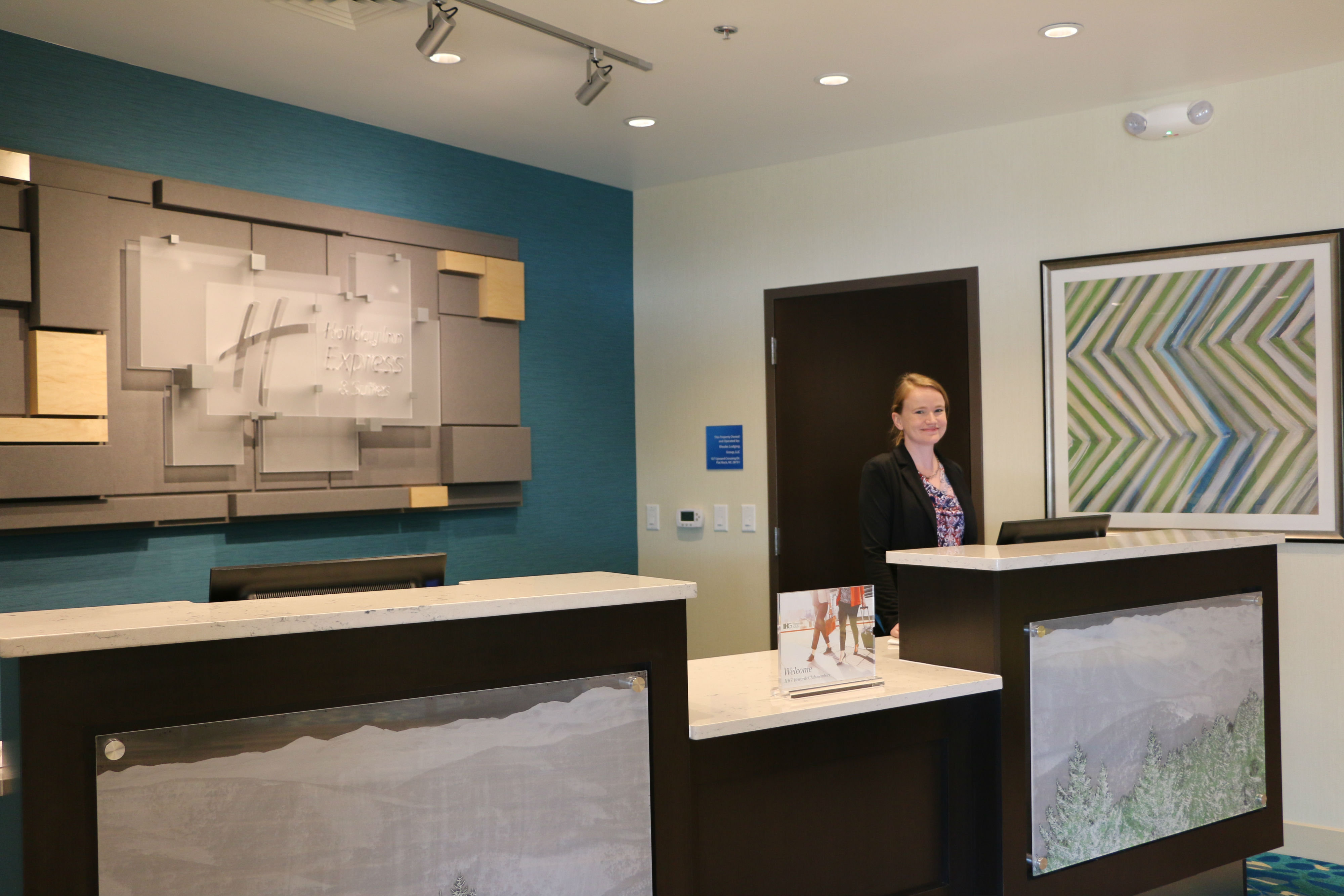 holiday inn express and suites hendersonville se f