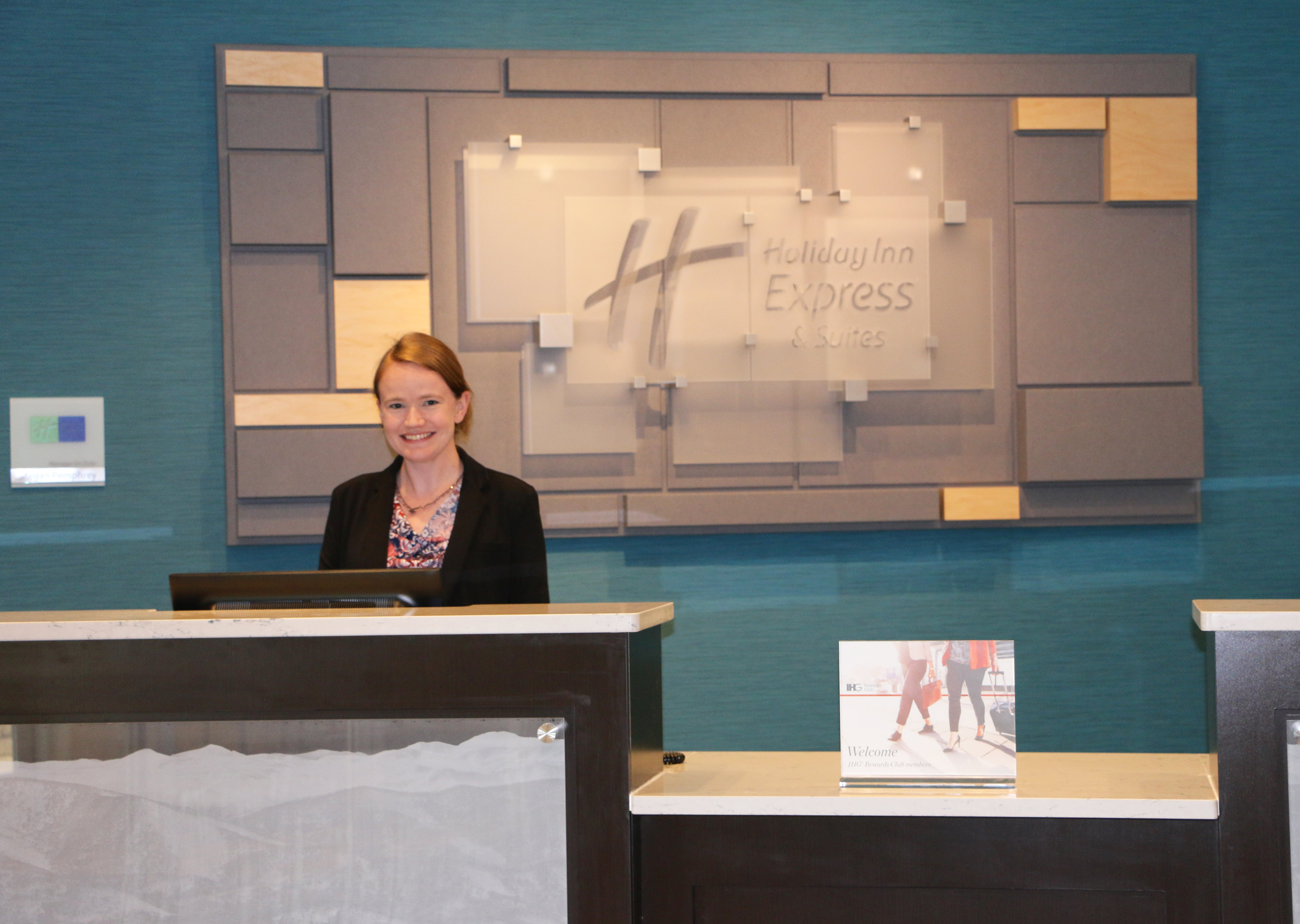 holiday inn express and suites hendersonville se f
