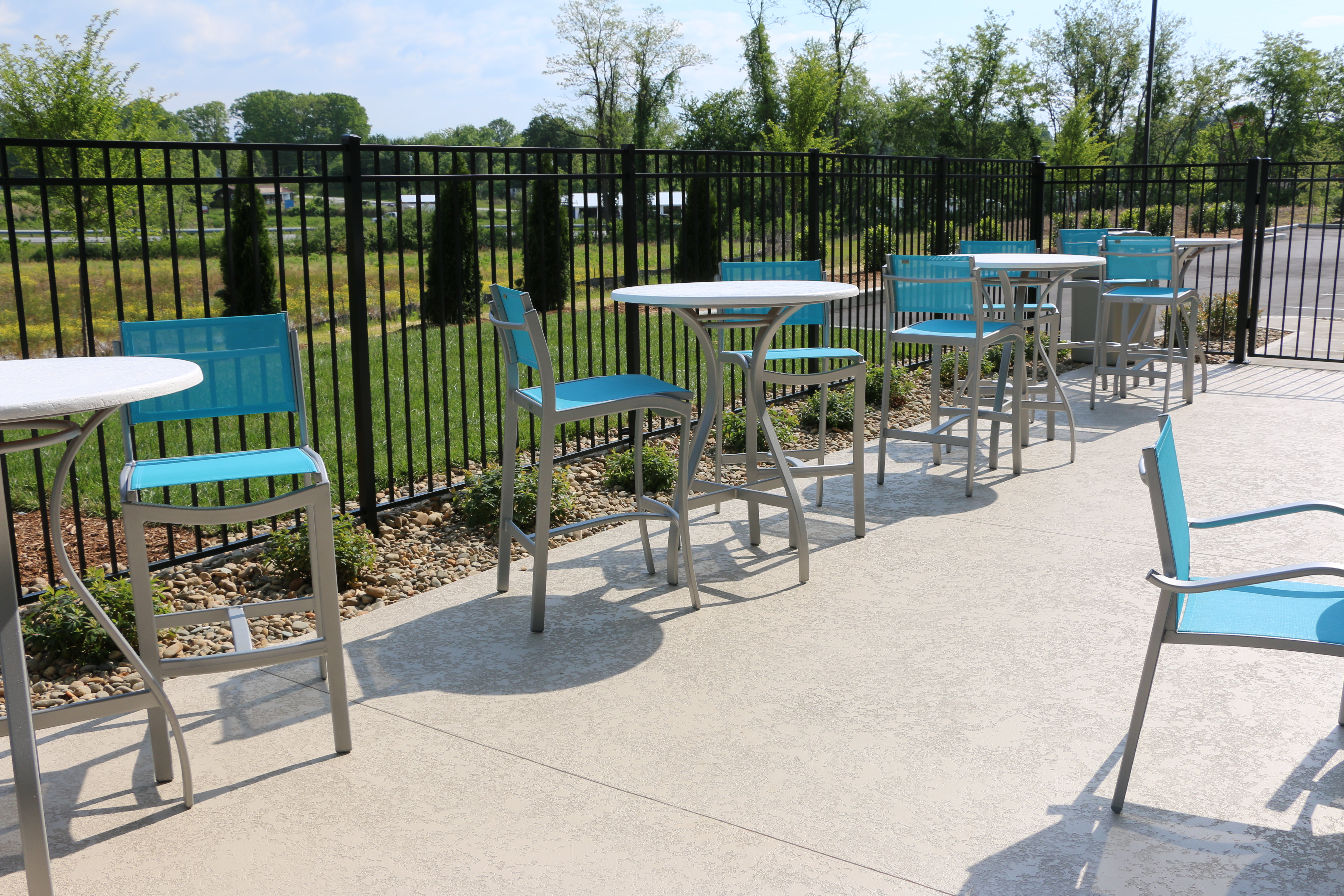 holiday inn express and suites hendersonville se f