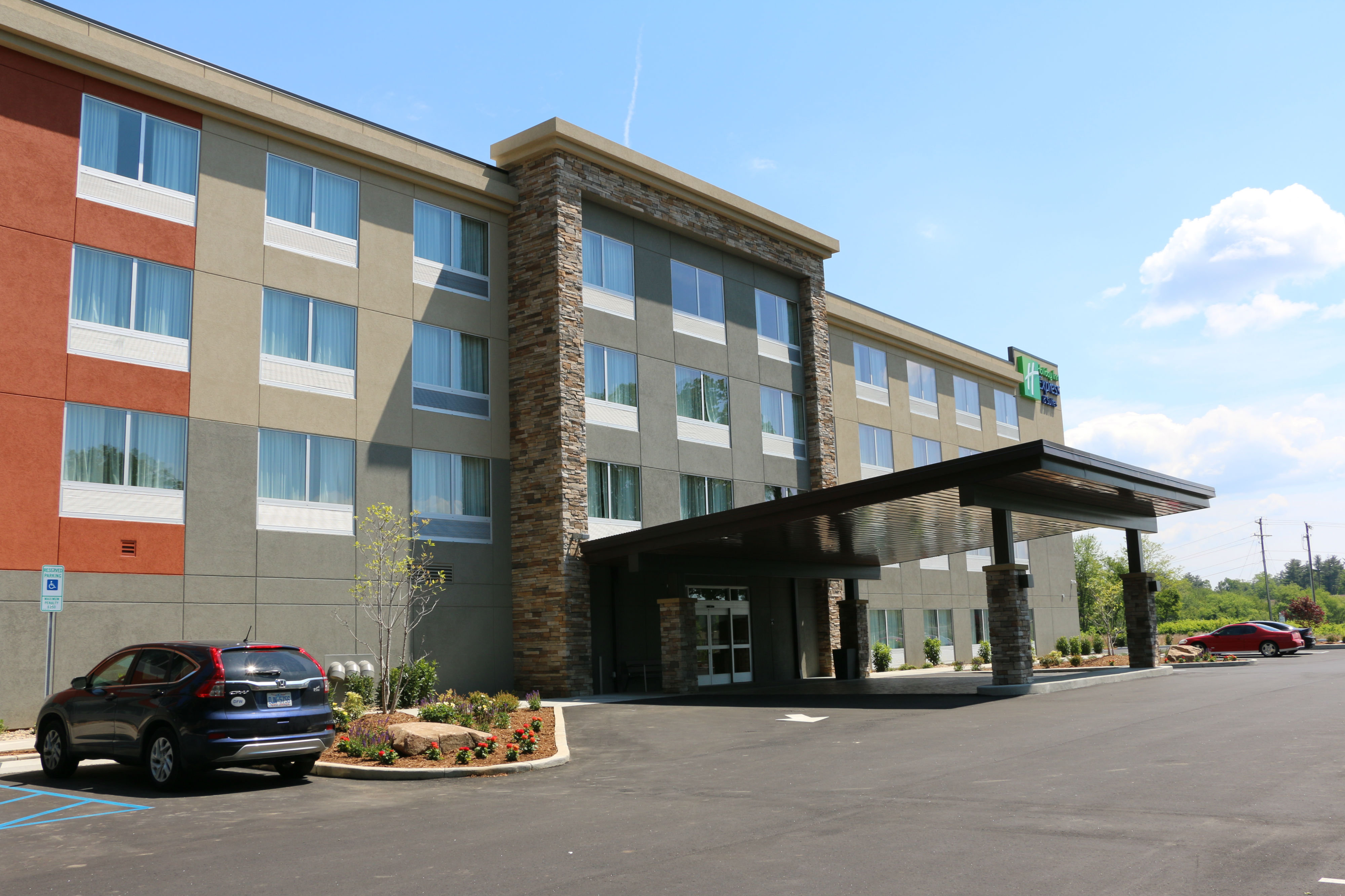 holiday inn express and suites hendersonville se f