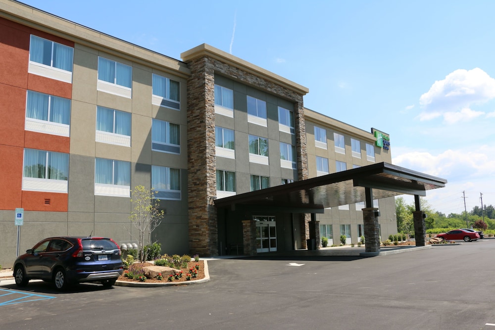 holiday inn express and suites hendersonville se f