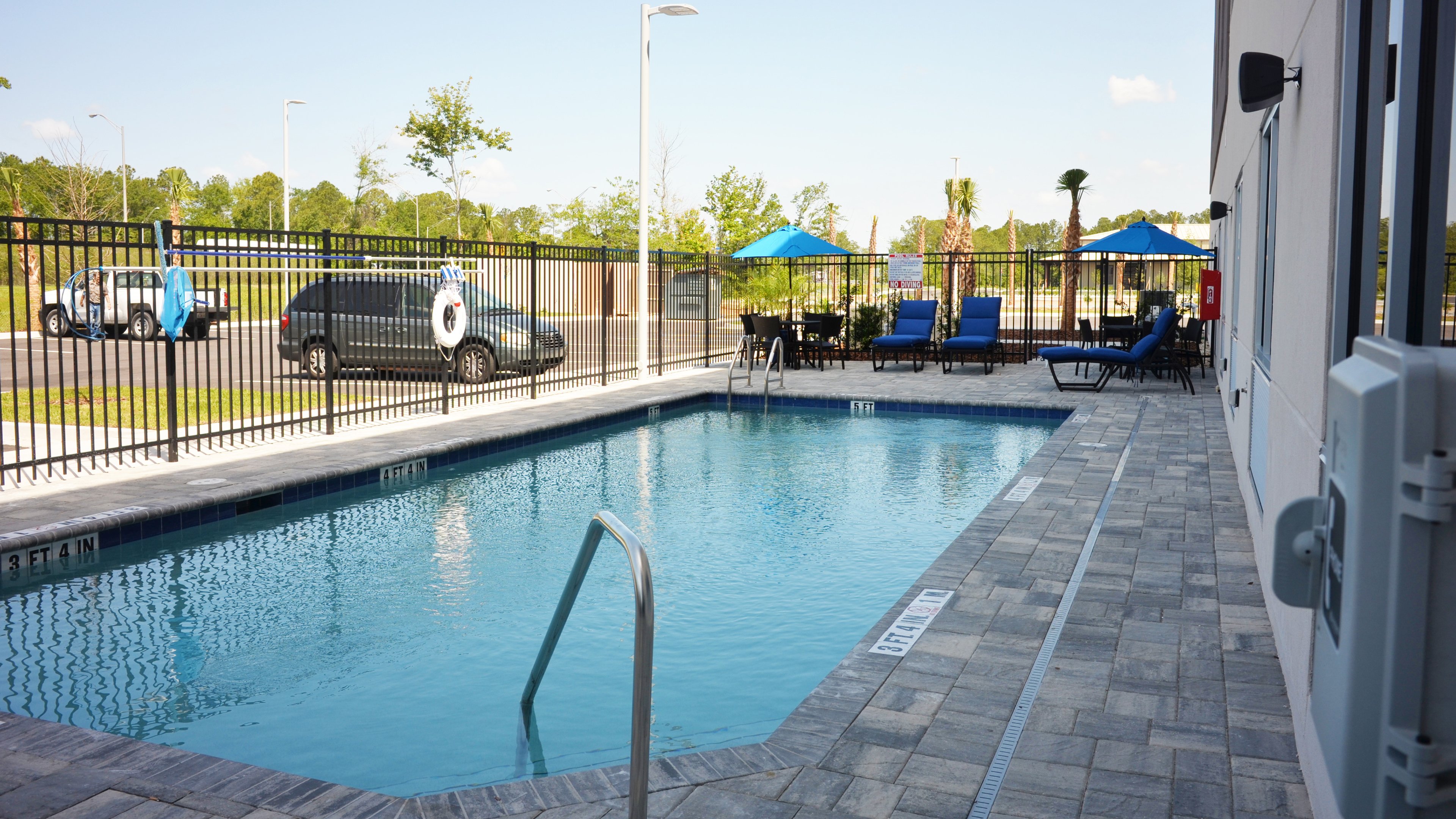holiday inn express and suites jacksonville w i295