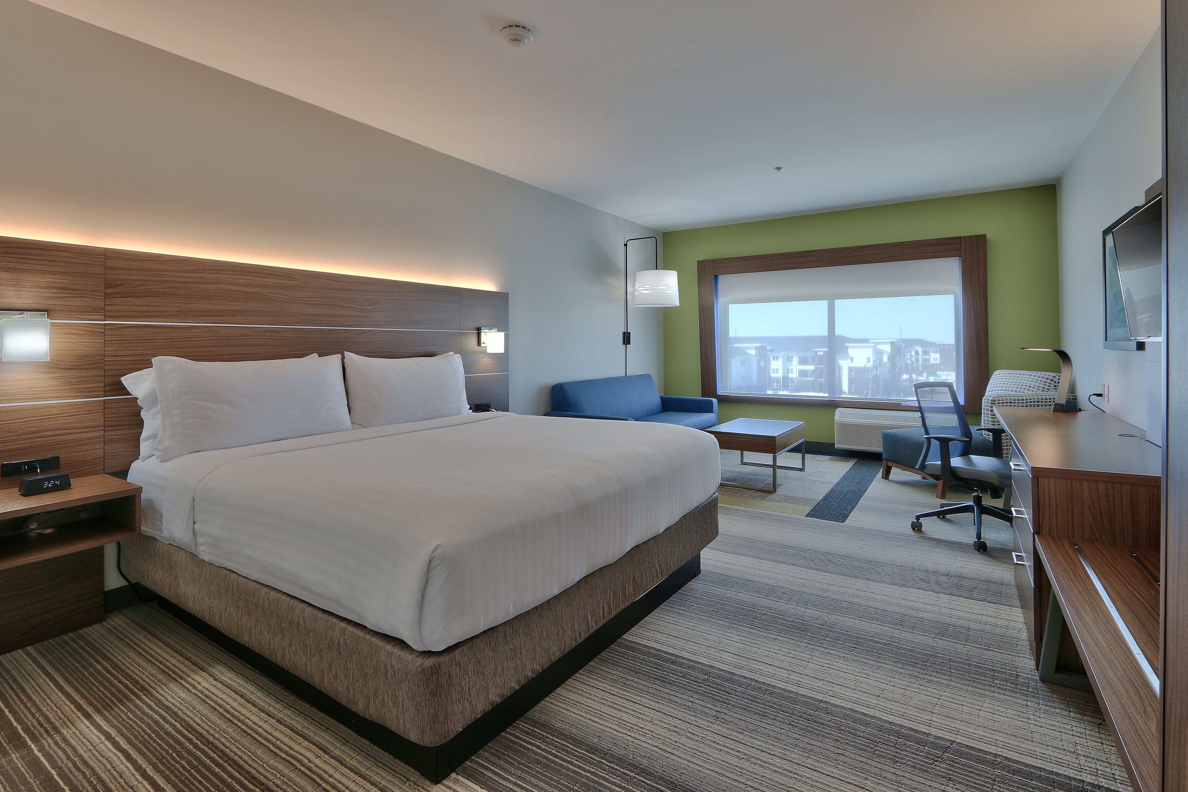holiday inn express and sts houston east beltway 8