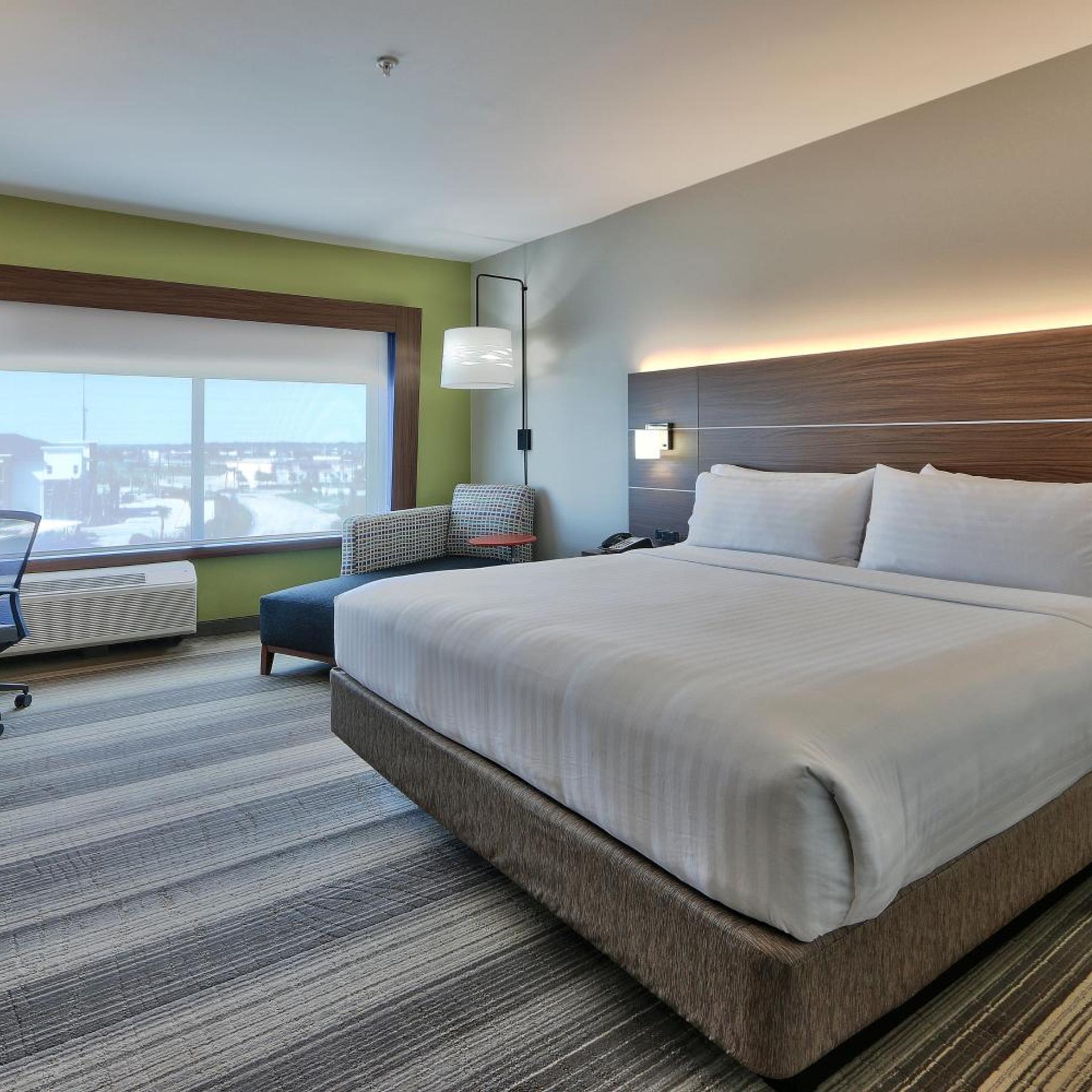 holiday inn express and sts houston east beltway 8
