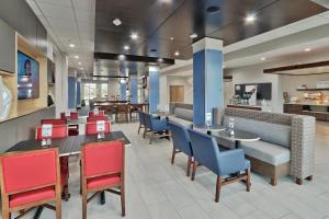 holiday inn express and sts houston east beltway 8