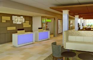 holiday inn express and sts houston east beltway 8