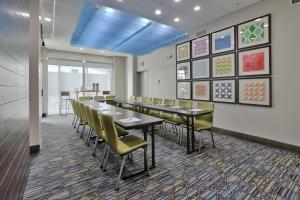 holiday inn express and sts houston east beltway 8