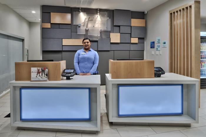 holiday inn express and sts houston east beltway 8