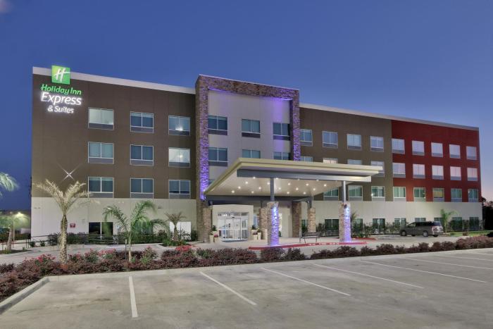holiday inn express and sts houston east beltway 8
