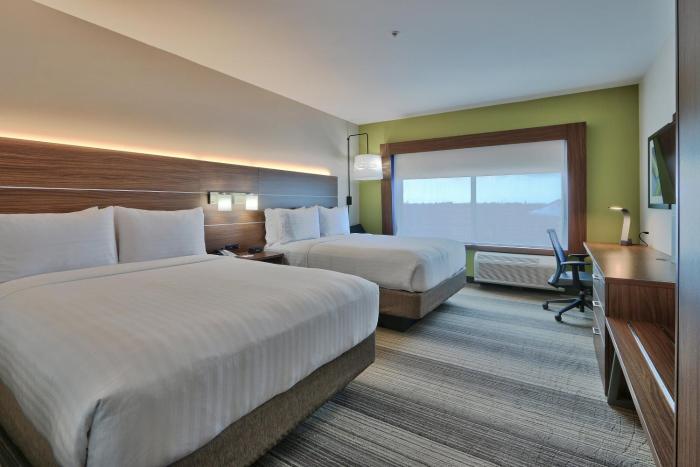 holiday inn express and sts houston east beltway 8