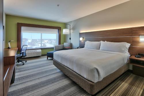 holiday inn express and sts houston east beltway 8