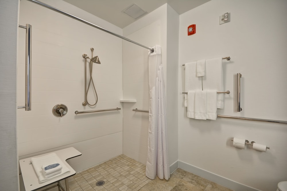 holiday inn express evansville by ihg