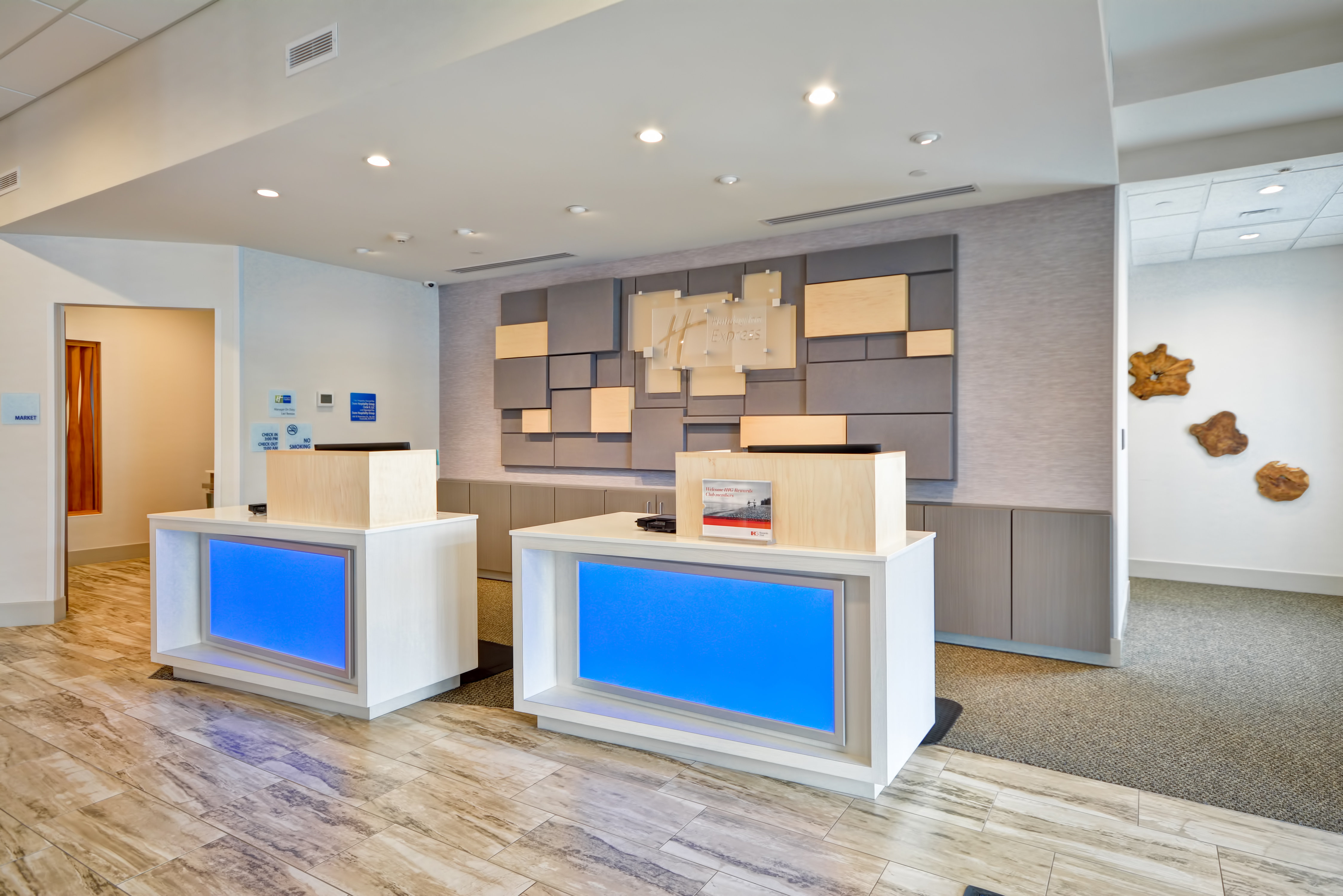 holiday inn express evansville by ihg