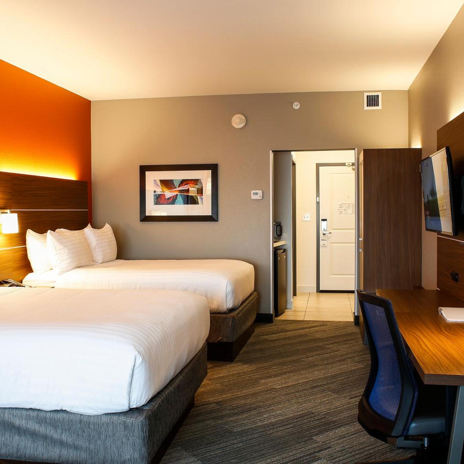 holiday inn express evansville by ihg