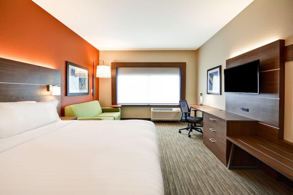 holiday inn express evansville by ihg