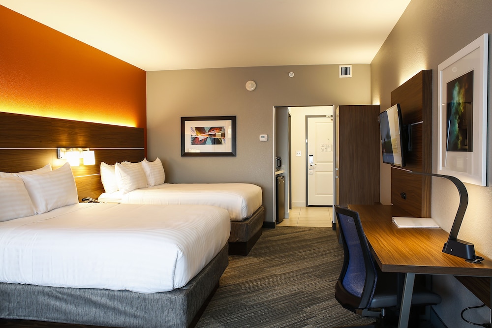 holiday inn express evansville by ihg