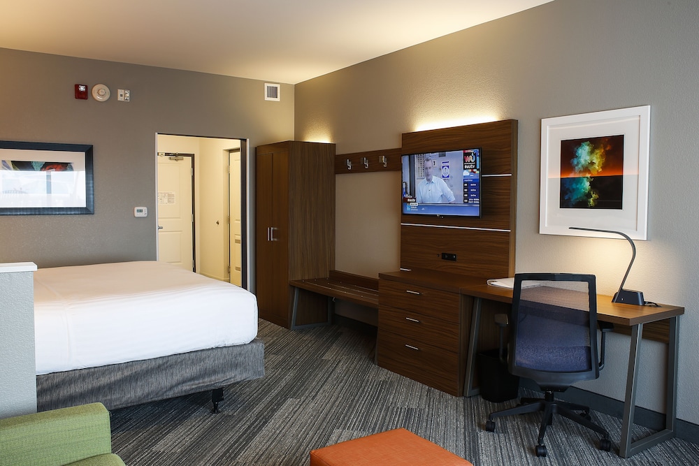 holiday inn express evansville by ihg