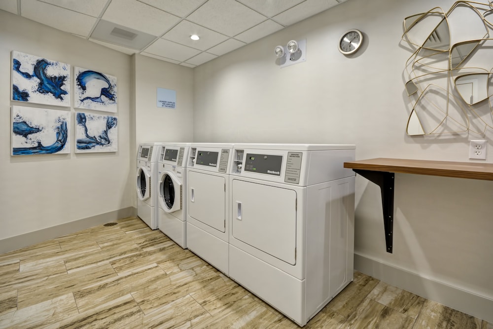 holiday inn express evansville by ihg