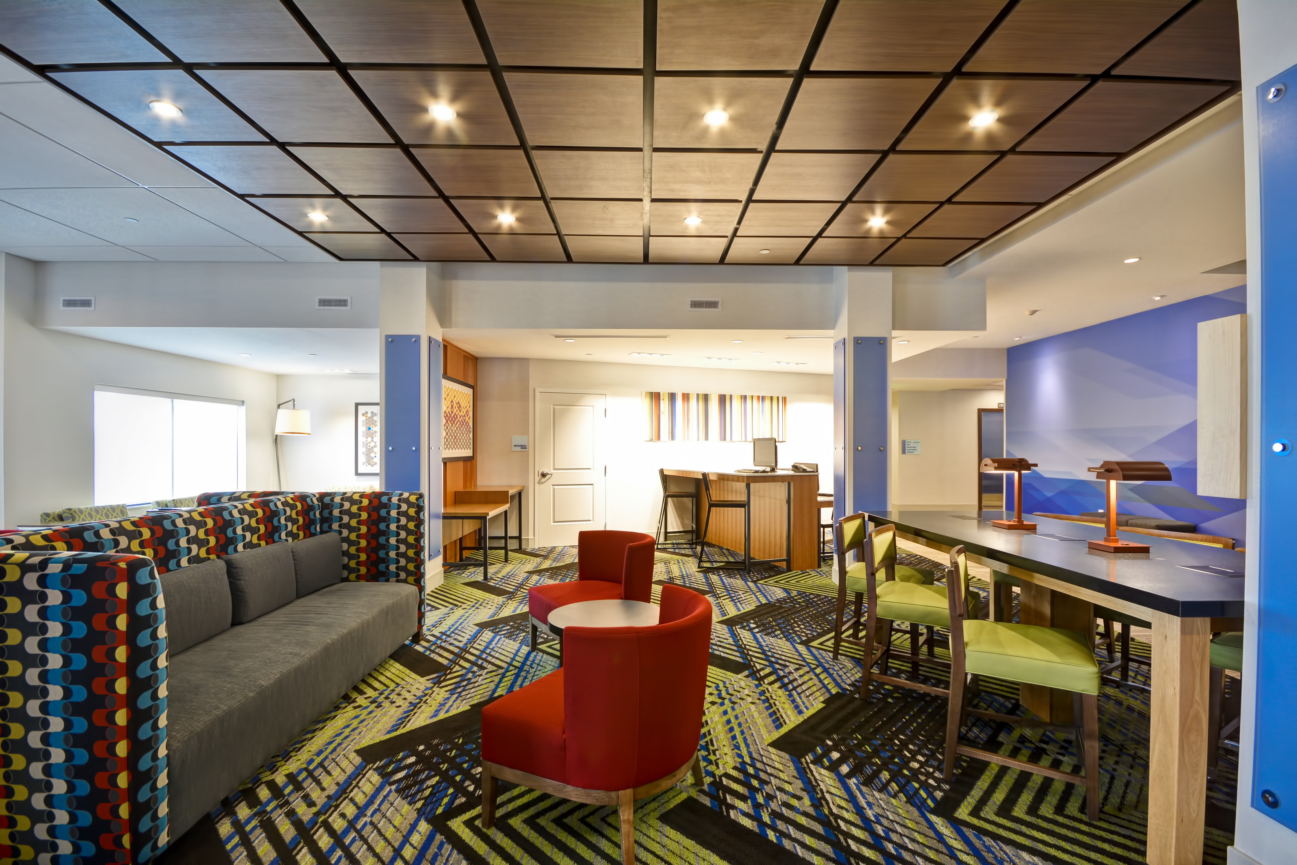 holiday inn express evansville by ihg