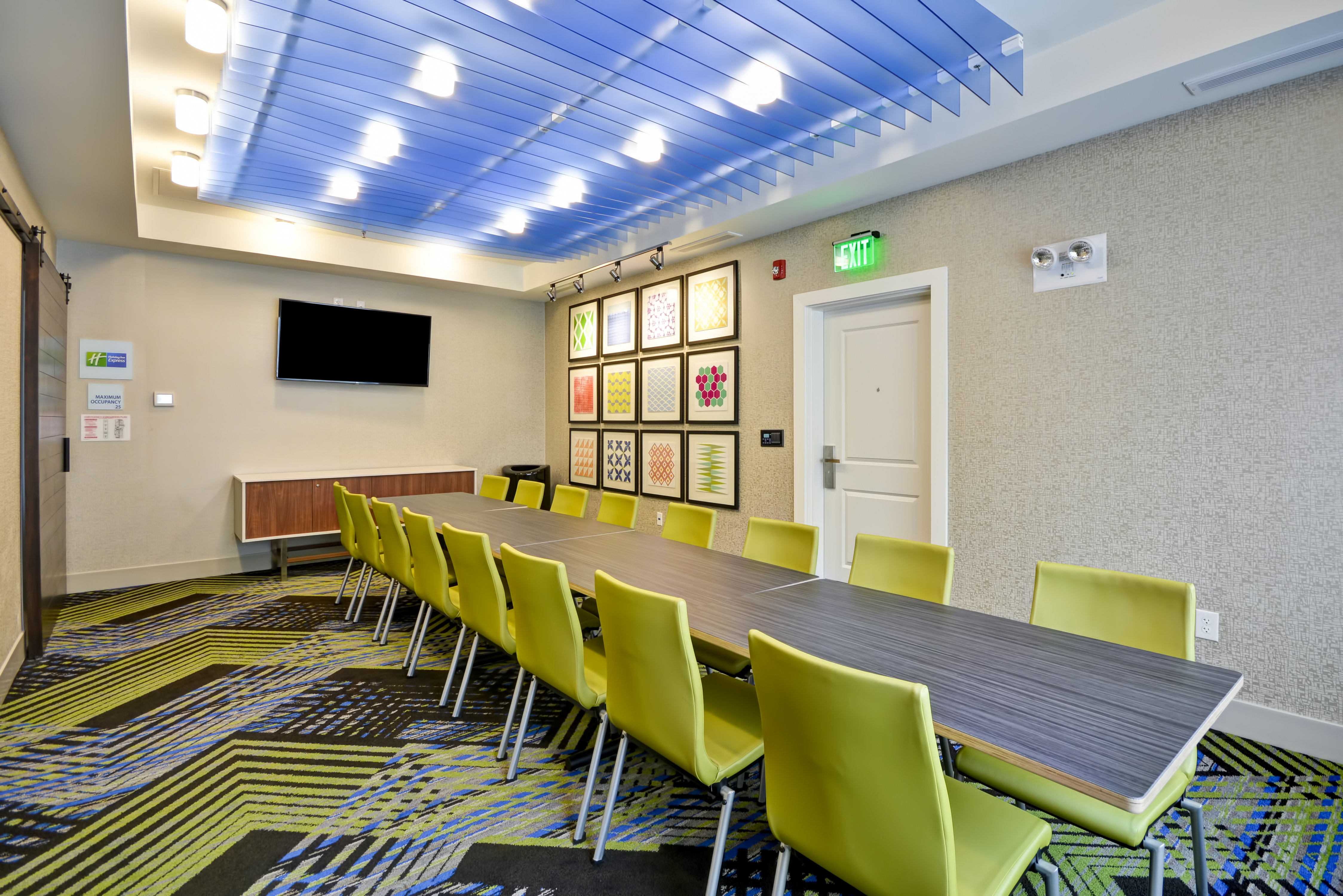 holiday inn express evansville by ihg