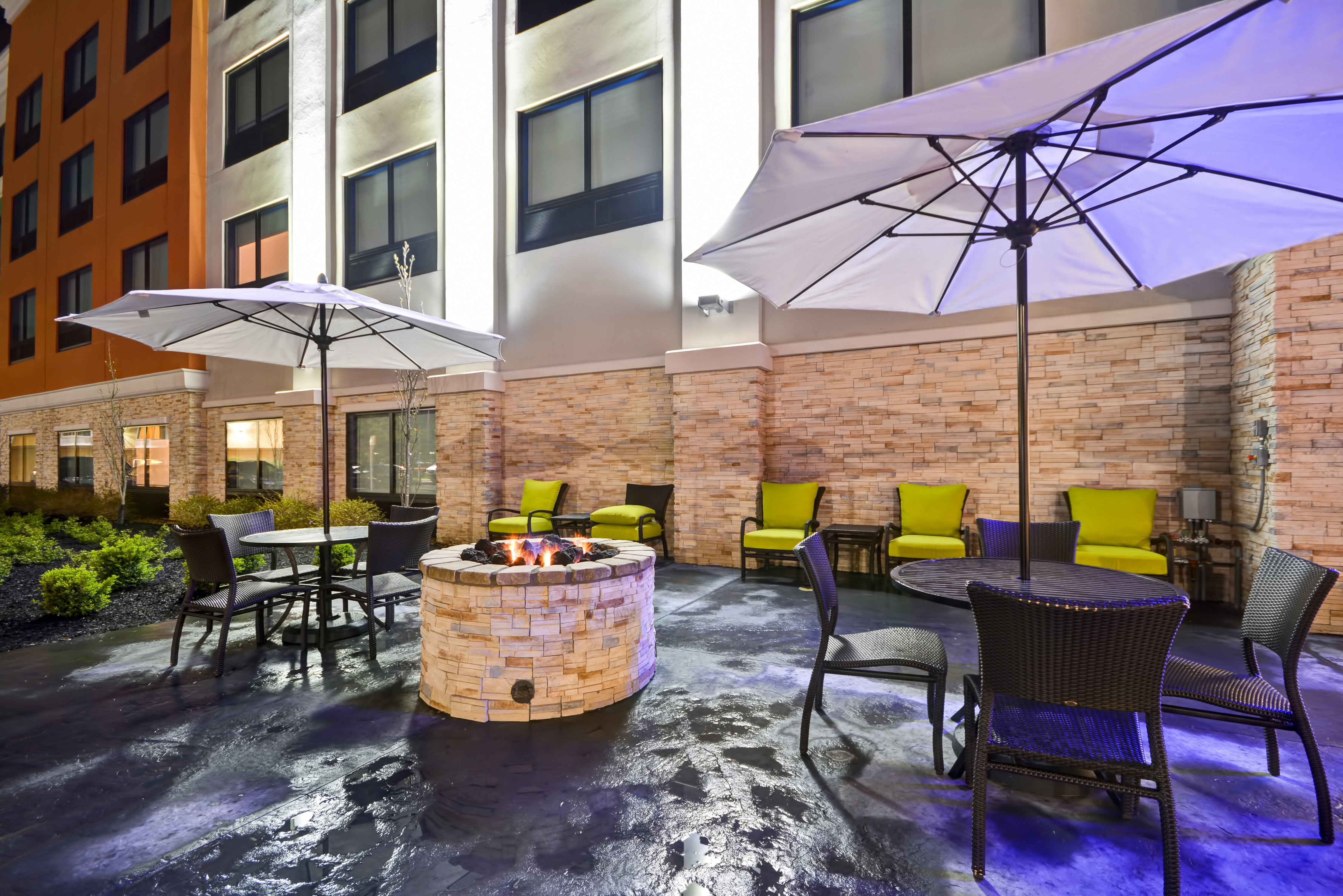 holiday inn express evansville by ihg