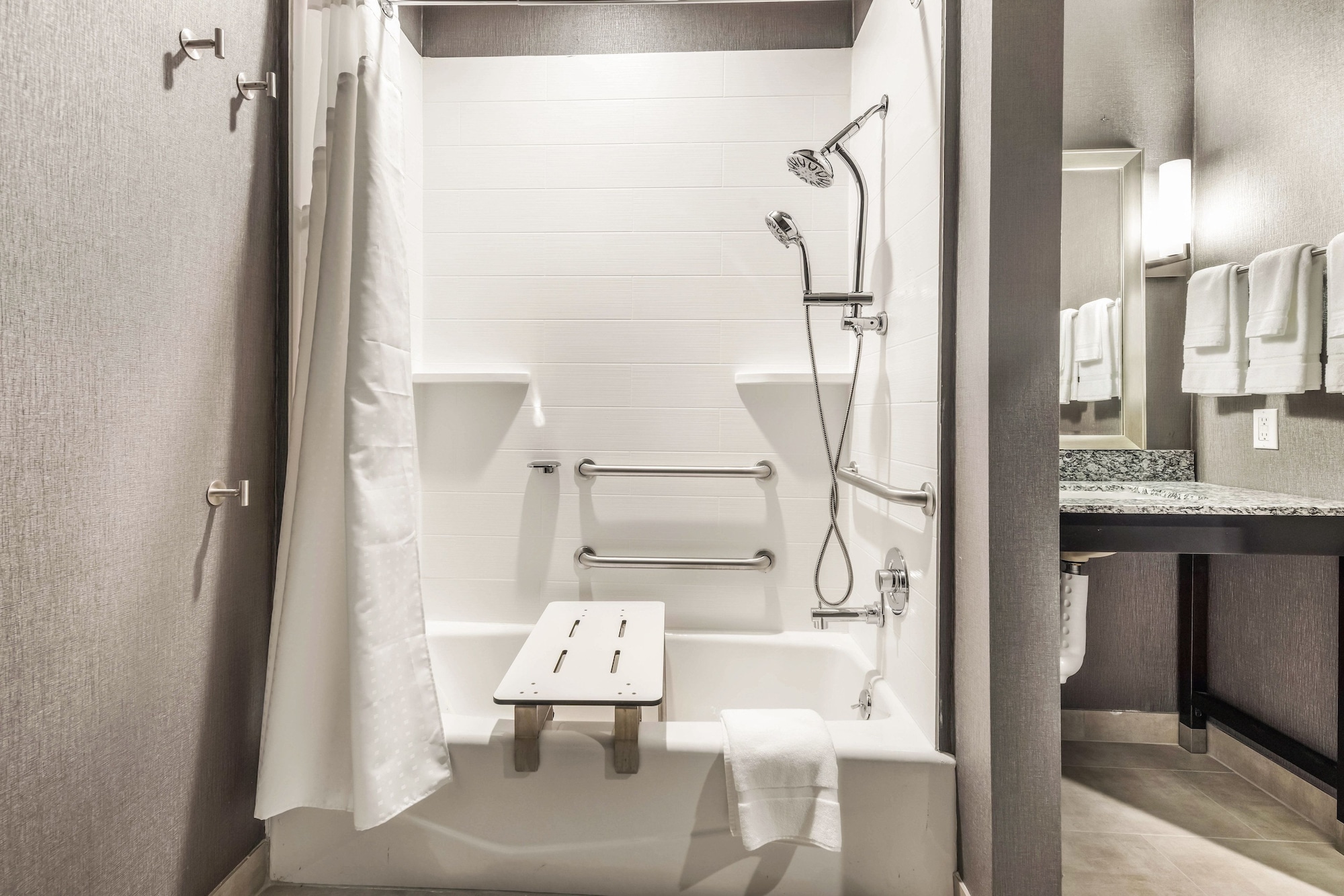 holiday inn hotel and suites silicon valley milp
