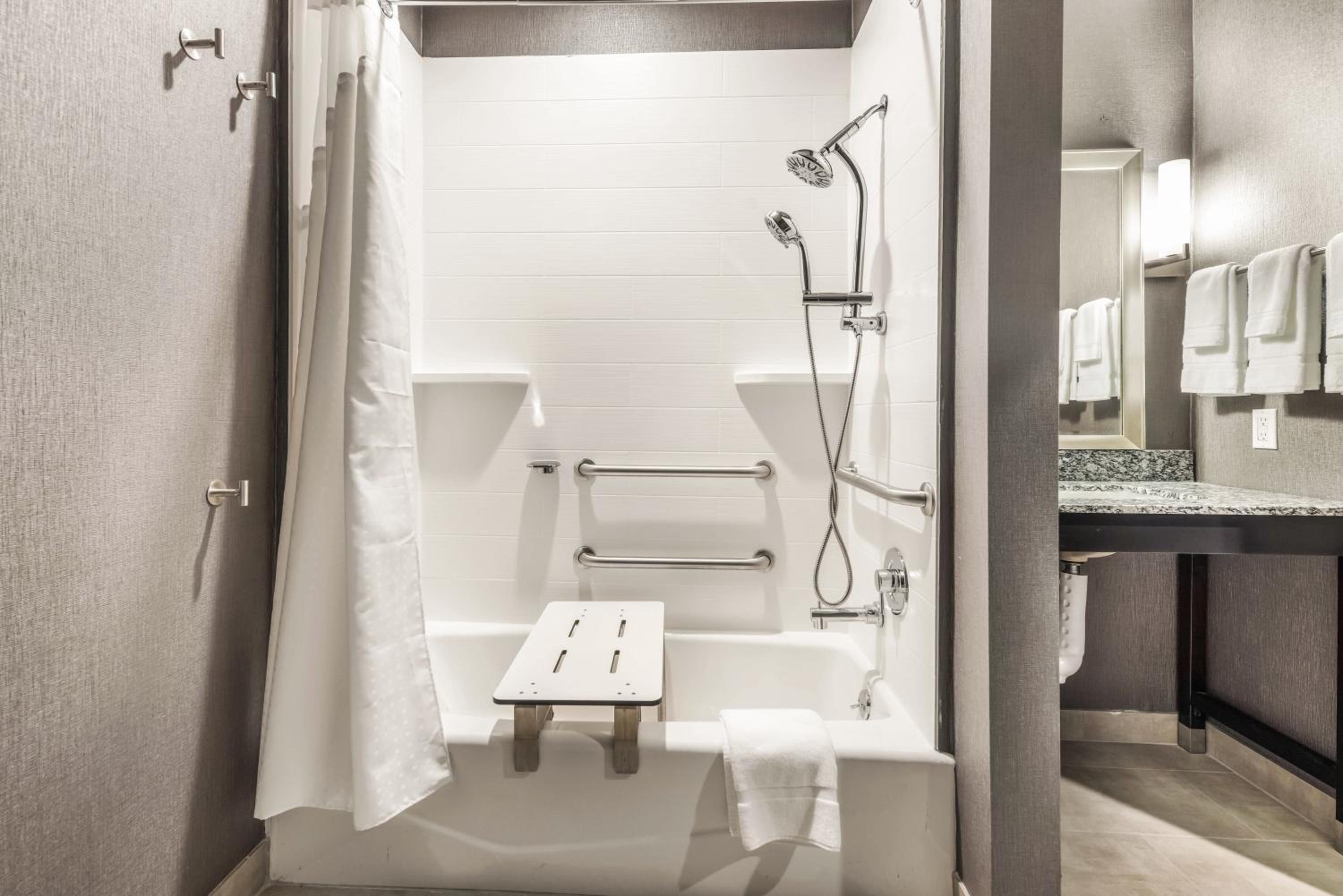 holiday inn hotel and suites silicon valley milp