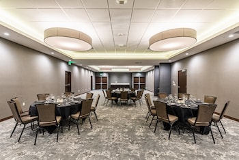 holiday inn hotel and suites silicon valley milp